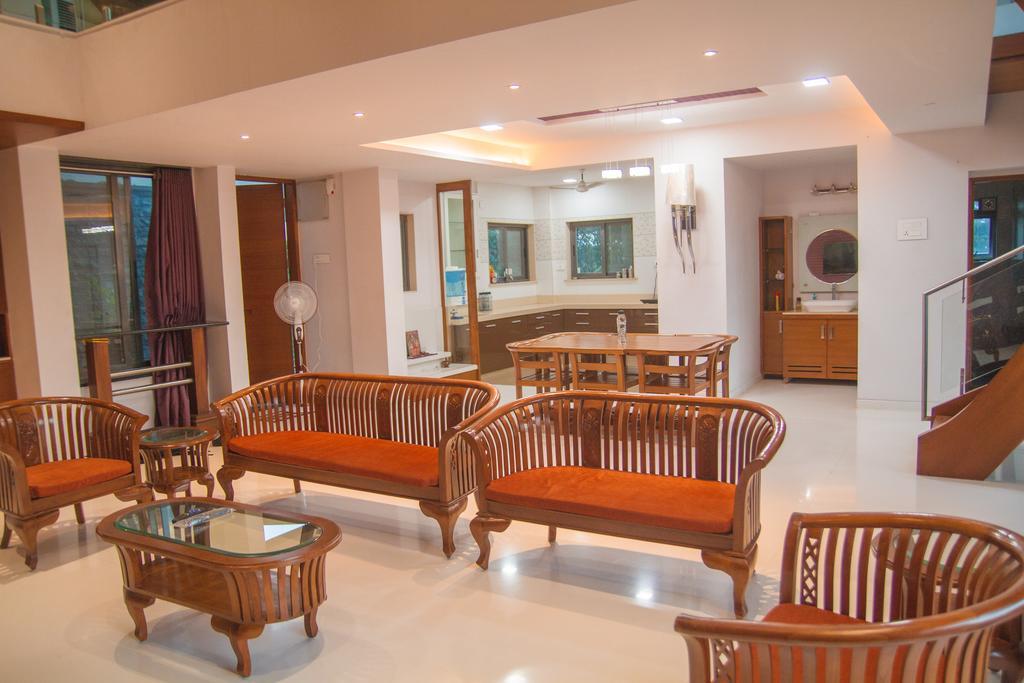 Gulmohar - Luxurious Penthouse Family Rooms Kolhapur Esterno foto